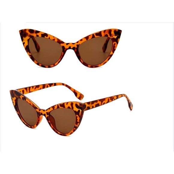 Accessories - Casa Tortoise Cat Eye Sunglasses